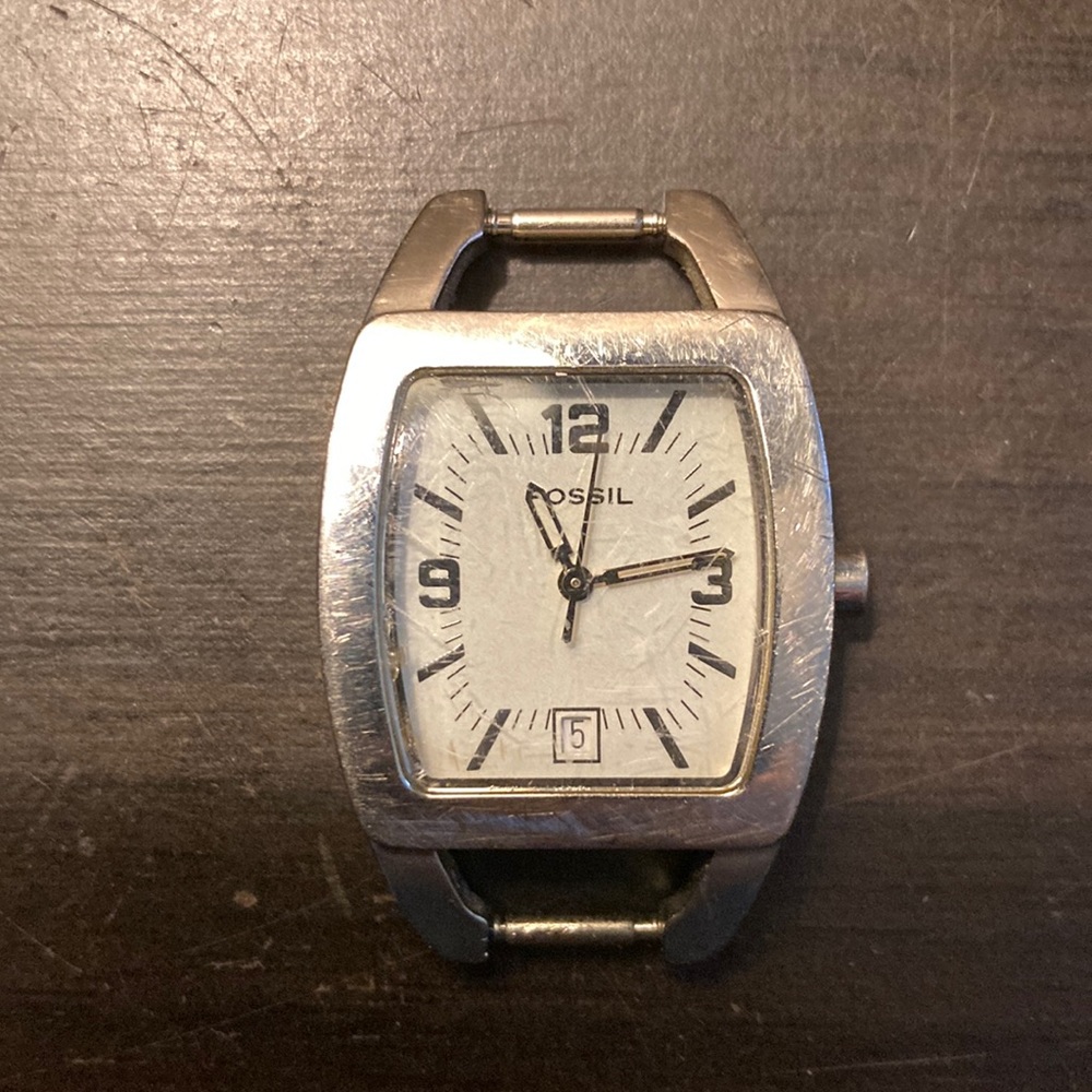 Ladies Fossil watch and batteries!